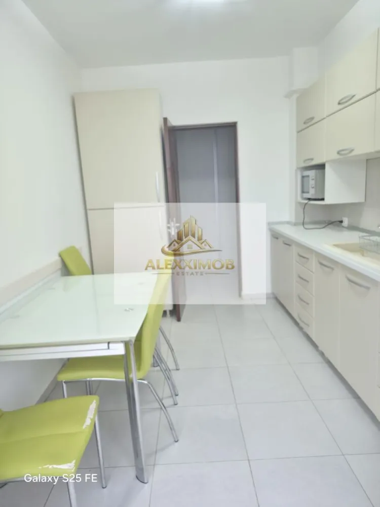 Apartament de Vanzare - 2 camere - 59 mp utili - POPESTI LEORDENI - Se oferă spre vânzare un apartament decomandat, cu suprafață utilă de 59 mp, situat la etajul 4/5, în Popești-Leordeni.

Locuința este compartimentată eficient și oferă spații generoase, fiind potrivită atât pentru locuit, cât și pentru investiție. Apartamentul beneficiază de compartimentare decomandată, lumină naturală din plin și acces facil către mijloace de transport, magazine, farmacii și alte puncte de interes din zonă.

Detalii principale:

Suprafață utilă: 59 mp

Compartimentare: decomandat

Etaj: 4

zona: str. Drumul FERMEI

Apartamentul este ideal pentru o familie, un cuplu sau pentru investiție în vederea închirierii.

Se poate vinde mobilat sau mobilat partial. MOBILA - MOBEXPERT.

Loc de parcare (cota indiviza)

Apartamentul este achizitionat prin programul Prima Casa. Mai exista un sold de 20000 e la credit, care va fi achitat la vanzare conform procedurii agreate cu banca.

Pentru mai multe detalii și programarea unei vizionări, mă puteți contacta în privat.

ALEXXIMOB ESTATE - TEL. 0751454742

COMISION: 1,8%.