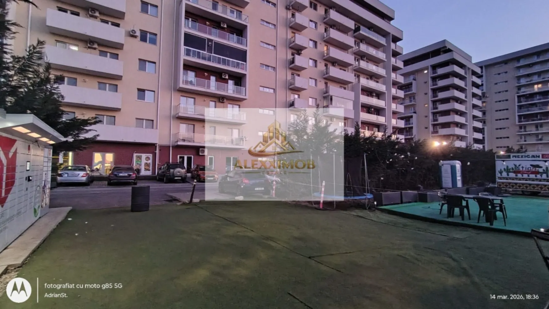 Teren de Inchiriat - Berceni - 1700 mp - Va propun spre inchiriere un teren cu documentatie de urbanism actualizata. Noul certificat de urbanism permite dezvoltarea unui ansamblu imobiliar mixt, incluzand aparthotel si locuinte colective, cu regim de inaltime de pana la 2 subsoluri + P + 11 ETAJE.

Fata de certificatul anterior, care permitea spalatorie (self-service) , oportunitatile de dezvoltare sunt semnificativ extinse.

Terenul se afla intr-un complex rezidential (nu mai exista terenuri in zona) . 

2 loturi (1700 mp; 28 mp)

1+1+50 % din prima chirie (comision agentie)

Alexximob Estate

tel. 0751454742
