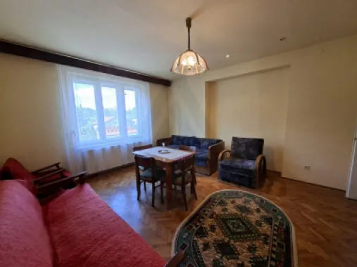 Apartament 4 camere 110 mp utili cu teren aferent si 2 bai Central