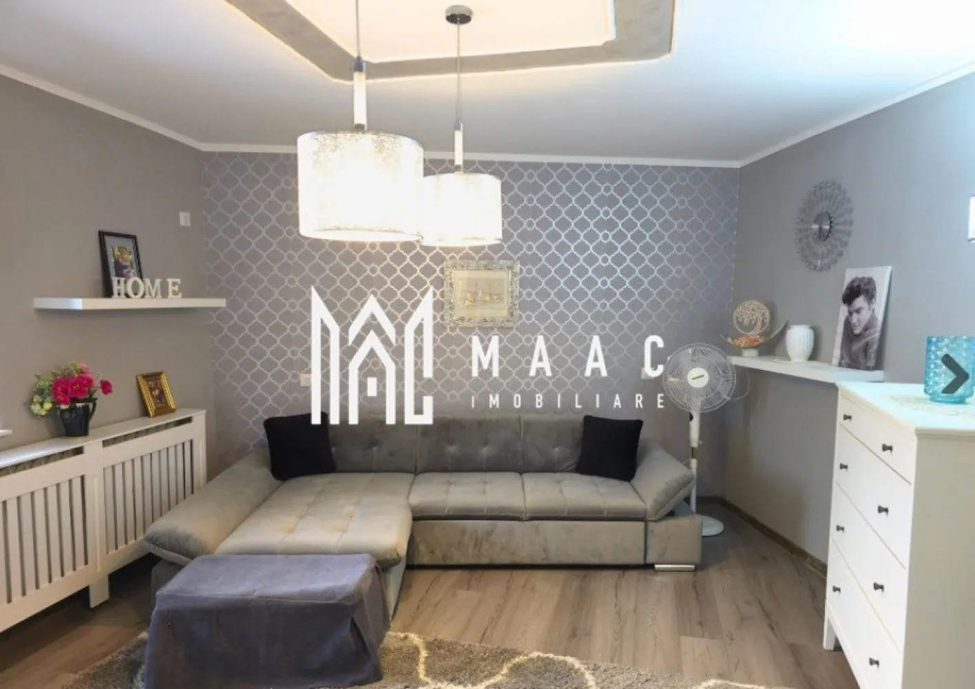 Apartament 2 camere decomandat | Central,Baile Govora| 56 mp - Apartament de vânzare cu 2 camere decomandat în zona Central din Baile Govora, cu 56 mp utili, amplasat la etajul 1 al unui imobil finalizat.

Detalii proprietate:
• Suprafață utilă: 56 mp
• Apartament decomandat
• Etaj 1 din 4
• An construcție: 1980
• Construcție finalizată, structură din cărămidă
• Renovat recent, cu instalația sanitară și instalația electrică înnoite
• Se vinde mobilat și utilat cu frigider, aragaz, mașină de spălat și hotă
• Centrală termică cu termostat și 2 senzori de gaz
• Izolație termică la exterior și la interior
• Parchet în camere, gresie și faianță în baie, bucătărie și hol
• Baie cu fereastră, cabină de duș cu hidromasaj și bideu
• Apartamentul beneficiază de balcon și de o boxă amplasată sub balcon

Proprietatea este situată în zona Central din Râmnicu Vâlcea. Prezentarea publică păstrează localizarea la nivel de zonă, iar informațiile suplimentare despre poziționare și vecinătăți pot fi confirmate la vizionare.

Pentru detalii suplimentare și programarea unei vizionări, contactați echipa MAAC Imobiliare. Cod anunț CP3207675.

Conținut optimizat cu AI, aprobat de agent uman.