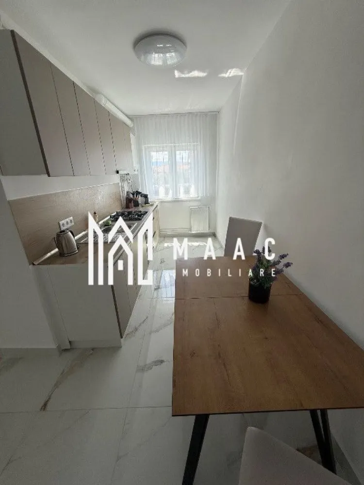Apartament 2 camere semidecomandat | Hipodrom 1 | 48 mp, renovat - Apartament de vânzare în Sibiu, în zona Hipodrom 1, cu 2 camere semidecomandate, 48 mp utili, renovat și complet mobilat, pregătit pentru mutare.

Detalii proprietate:
• Suprafață utilă de 48 mp și suprafață construită de 67,2 mp
• Compartimentare semidecomandată, cu 1 dormitor, 1 baie și 1 bucătărie
• Situat la etajul 4 din 4, cu mansardă deasupra
• Imobil finalizat în anul 1988
• Apartament renovat, cu instalație electrică nouă și instalație sanitară nouă
• Se vinde complet mobilat și utilat, fără investiții suplimentare necesare

Zona oferă acces rapid către magazine, școli, grădinițe și mijloace de transport în comun, cu toate facilitățile utile pentru programul de zi cu zi. Amplasarea în Hipodrom 1 menține legătura rapidă cu punctele de interes din oraș.

Cod anunț CP3213955. Contactați echipa MAAC Imobiliare pentru detalii suplimentare și pentru programarea unei vizionări.

Conținut optimizat cu AI, aprobat de agent uman.
