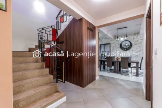Casă SMART cu 5 camere, teren 720 mp, fotovoltaice 13 kW, Araduil Nou