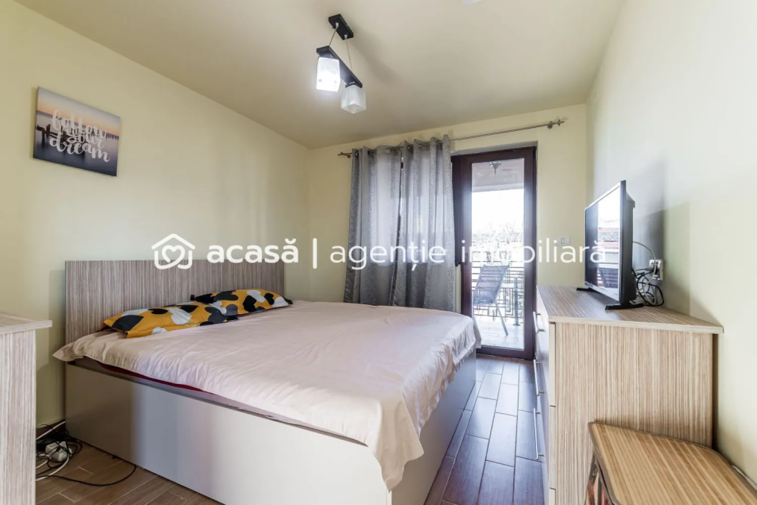 Casă SMART cu 5 camere, teren 720 mp, fotovoltaice 13 kW, Araduil Nou