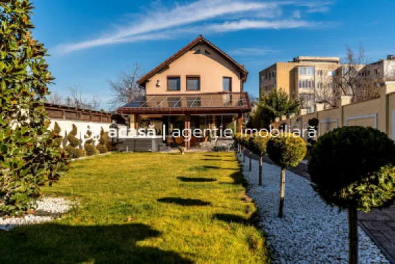 Casă SMART cu 5 camere, teren 720 mp, fotovoltaice 13 kW, Araduil Nou