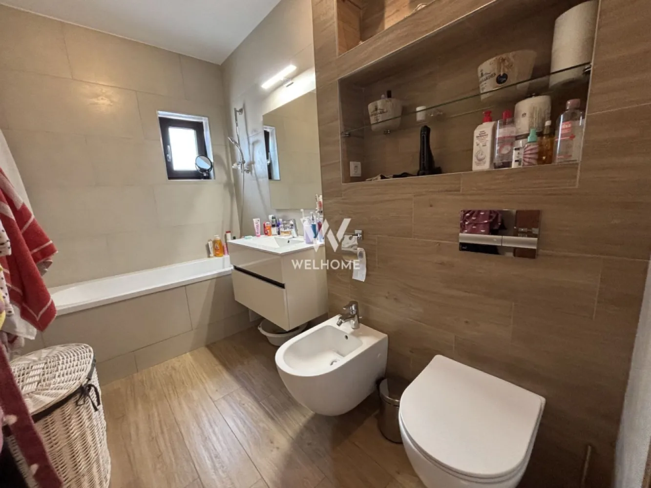 Casa generoasa LA CHEIE, curte 200 mp in Selimbar