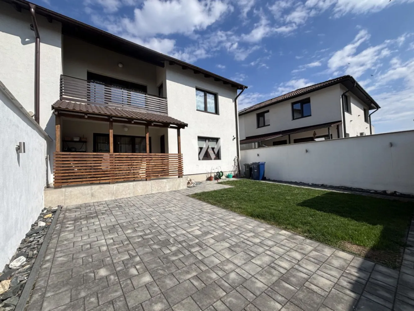 Casa generoasa LA CHEIE, curte 200 mp in Selimbar