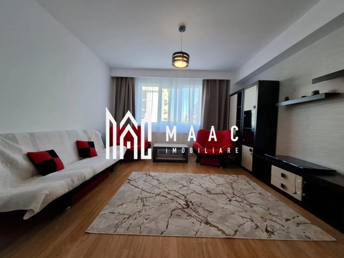 Apartament 2 camere I Mobilat I 65 mpu I Parter I Turnișor - MAAC Imobiliare propune spre vânzare un apartament cu 2 camere decomandate, situat în căutatul cartier Alma – Turnișor. Apartament cu suprafață utilă de 65 mp, situat la parter înalt. Garaj subteran propriu, cu suprafață de 20 mp utili, accesibil din curtea interioară, cu posibilitate de achiziție separată. Compartimentare: living, bucătărie separată, dormitor, baie spațioasă cu geam de aerisire, hol de acces. - 2 camere decomandate - Suprafață utilă: 65 mp - Parter înalt (confort și acces facil) - An construcție: 2009 Dotări: - Se vinde mobilat și utilat complet - Centrală termică proprie - Ferestre termopan - Ușă metalică - Electrocasnice incluse Pentru mai multe informații și pentru programarea unei vizionări, contactați-ne specificând ID CP2819169. }}