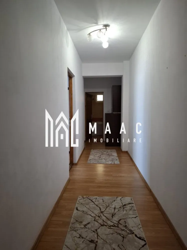 Apartament 2 camere I Mobilat I 65 mpu I Parter I Turnișor - MAAC Imobiliare propune spre vânzare un apartament cu 2 camere decomandate, situat în căutatul cartier Alma – Turnișor. Apartament cu suprafață utilă de 65 mp, situat la parter înalt. Garaj subteran propriu, cu suprafață de 20 mp utili, accesibil din curtea interioară, cu posibilitate de achiziție separată. Compartimentare: living, bucătărie separată, dormitor, baie spațioasă cu geam de aerisire, hol de acces. - 2 camere decomandate - Suprafață utilă: 65 mp - Parter înalt (confort și acces facil) - An construcție: 2009 Dotări: - Se vinde mobilat și utilat complet - Centrală termică proprie - Ferestre termopan - Ușă metalică - Electrocasnice incluse Pentru mai multe informații și pentru programarea unei vizionări, contactați-ne specificând ID CP2819169. }}