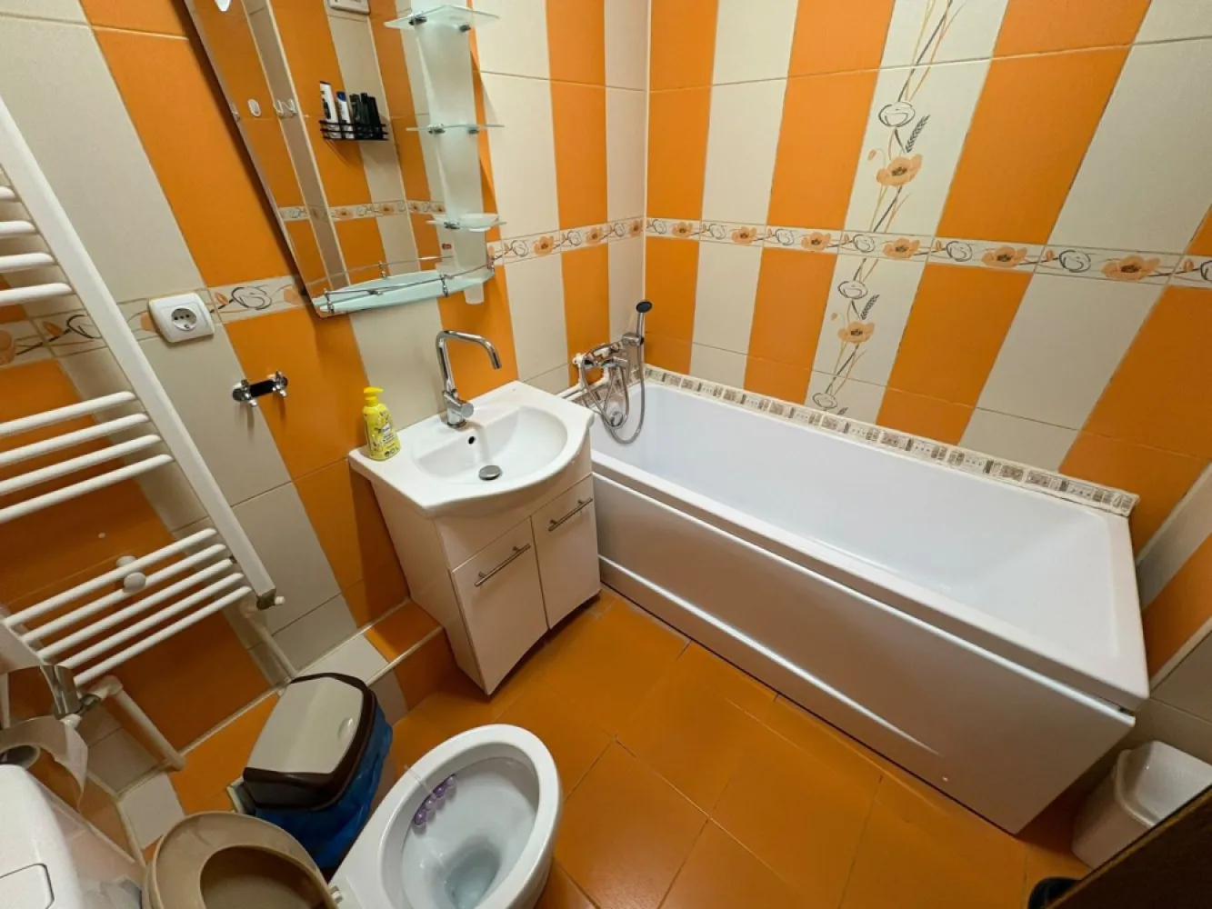 De vanzare apartament cu 2 camere, renovat, etaj 4 , Mazepa 1, 85.000 euro
