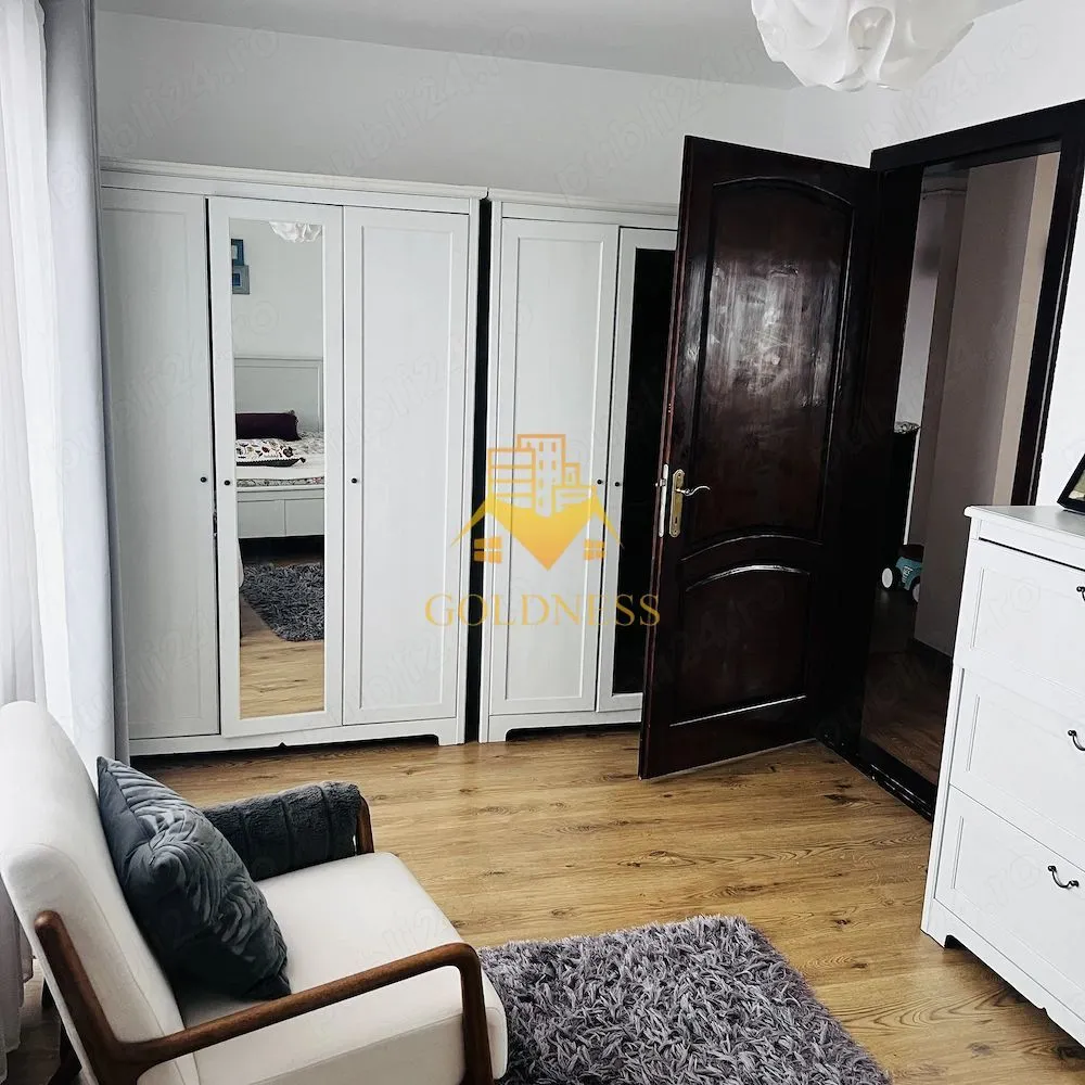 3 camere, modern, terasă 100 mp, curte, Omnia Rezidence, Apahida - GOLDNESS Imobiliare vă propune spre vânzare un apartament cu 3 camere complet mobilat și utilat, la etajul 1 într-un imobil de 5 etaje, în Omnia Rezidence.

Se află în apropierea stațiilor de transport în comun, magazine, restaurante, spații verzi, farmacii, etc.

Apartamentul este compartimentat astfel:
- dormitor cu pat matrimonial, dressing, noptiere
- dormitor cu canapea extensibilă, dressing, comodă 
- living cu bucatarie open space complet utilată și mobilată, canapea extensibilă, loc de servit masa
- baie cu cada, calorifer port prosop și dulap pentru depozitare.
- terasa de 100 mp.

Imobilul este dotat cu toate cele necesare- centrală proprie, frigider, aragaz, hotă, mașină de spălat haine, mașină de spălat vase, etc.

Dacă sunteți interesați de acest apartament și doriți să îl vizionați, dar și pentru alte oferte nu ezitați să ne contactați telefonic sau prin e-mail. Vă stăm la dispoziție!
Pentru intermediere se percepe un comision de 2% din prețul final al tranzacției!