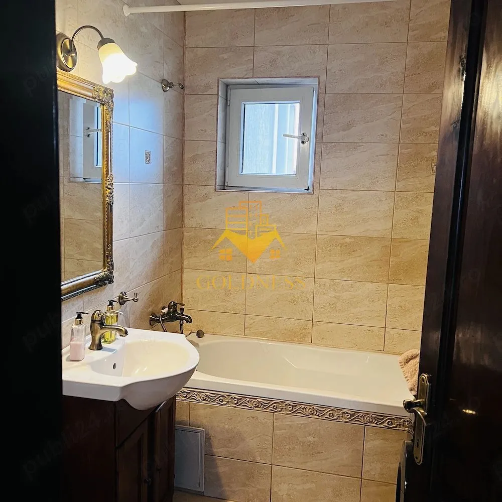 3 camere, modern, terasă 100 mp, curte, Omnia Rezidence, Apahida - GOLDNESS Imobiliare vă propune spre vânzare un apartament cu 3 camere complet mobilat și utilat, la etajul 1 într-un imobil de 5 etaje, în Omnia Rezidence.

Se află în apropierea stațiilor de transport în comun, magazine, restaurante, spații verzi, farmacii, etc.

Apartamentul este compartimentat astfel:
- dormitor cu pat matrimonial, dressing, noptiere
- dormitor cu canapea extensibilă, dressing, comodă 
- living cu bucatarie open space complet utilată și mobilată, canapea extensibilă, loc de servit masa
- baie cu cada, calorifer port prosop și dulap pentru depozitare.
- terasa de 100 mp.

Imobilul este dotat cu toate cele necesare- centrală proprie, frigider, aragaz, hotă, mașină de spălat haine, mașină de spălat vase, etc.

Dacă sunteți interesați de acest apartament și doriți să îl vizionați, dar și pentru alte oferte nu ezitați să ne contactați telefonic sau prin e-mail. Vă stăm la dispoziție!
Pentru intermediere se percepe un comision de 2% din prețul final al tranzacției!