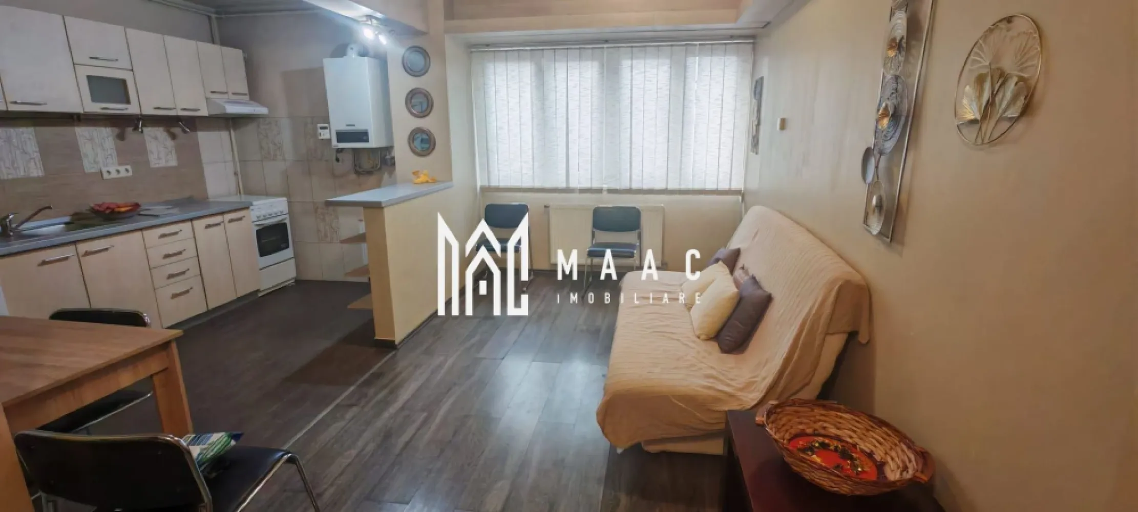 Apartament de închiriat Sibiu | 2 camere | Terezian, decomandat - Apartament de închiriat în Sibiu, zona Terezian, cu 2 camere decomandate, 55 mp utili, etaj 3, balcon și finisaje moderne, mobilat și utilat complet.

Detalii proprietate:
• Suprafață utilă: 55 mp
• Compartimentare: 2 camere decomandate
• Compartimentare interioară: living, dormitor, bucătărie, baie și balcon
• Etaj: 3
• Stare interioară: finisat modern
• Apartament mobilat și utilat complet
• An construcție imobil: 2011
• Confort: 1
• Baie: 1

Proprietatea este situată în Sibiu, în zona Terezian, conform datelor din anunț. Prezentarea rămâne strict bazată pe localizarea confirmată și pe caracteristicile apartamentului.

Pentru detalii suplimentare și programarea unei vizionări, contactați echipa MAAC Imobiliare. Nu se acceptă chiriași cu animale de companie. Cod anunț CP3216319.

Conținut optimizat cu AI, aprobat de agent uman.
