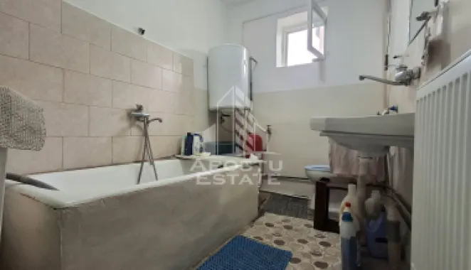 Casa 4 camere,Teren 360 mp Micalaca Garaj, Gradin