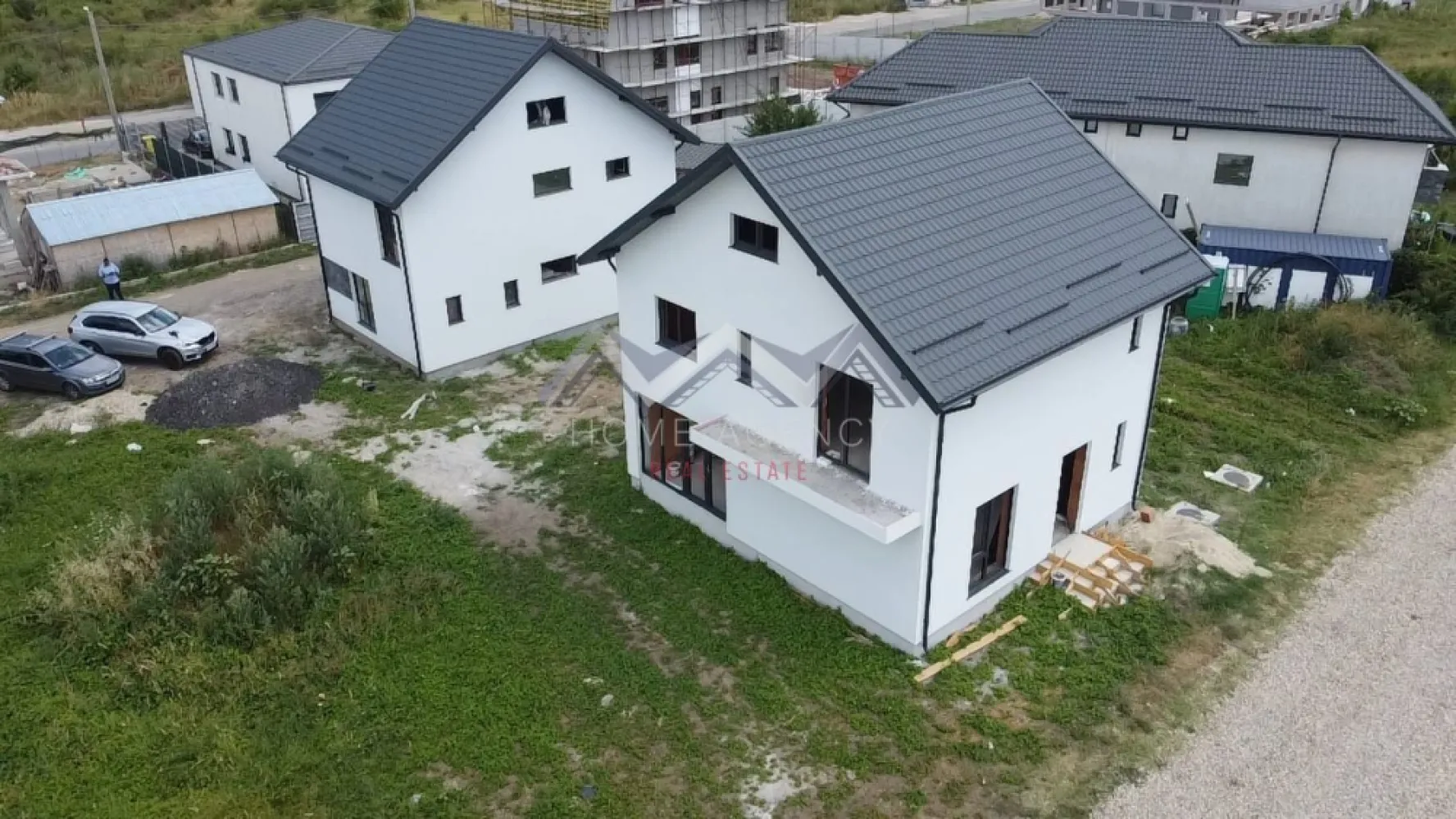 Casă individuală modernă în Otopeni – 190 mp construiți + mansardă locuibilă
