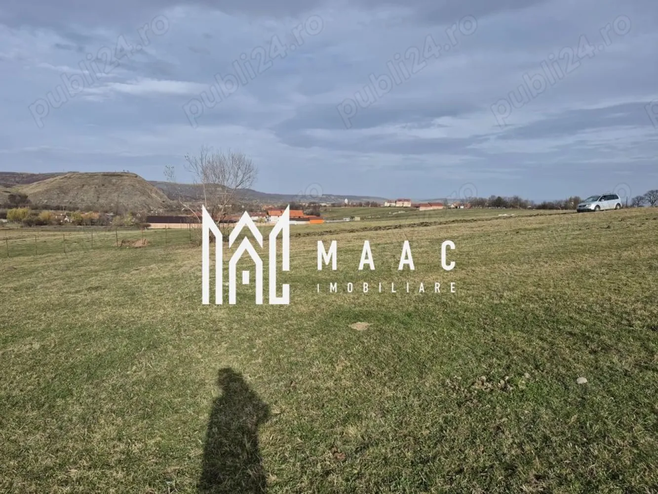 Teren extravilan | Investitie | Orlat - Maac imobiliare vă propune spre vânzare un teren de 1.500 mp, situat în comuna Orlat, un loc cunoscut pentru peisajele sale spectaculoase și liniștea specifică zonei de munte. Proprietatea se remarcă prin vederi superbe spre împrejurimi, fiind alegerea ideală pentru cei care caută un spațiu generos, cu potențial ridicat de dezvoltare sau pentru o investiție pe termen lung. Caracteristici ale terenului: Pentru acest teren a fost deja înaintată către Primăria Orlat o cerere oficială pentru realizarea drumului de acces, iar documentația a fost aprobata. În urma aprobării, administrația locală urmează să demareze amenajarea și deschiderea traseului de acces, ceea ce va facilita deplasarea către parcelă și va crește valoarea investiției. Avantaje: Zonă liniștită, departe de agitația urbană Pentru mai multe detalii si programarea unei vizionări, va invitam sa contactati Maac imobiliare, specificand: CP2818139 }}