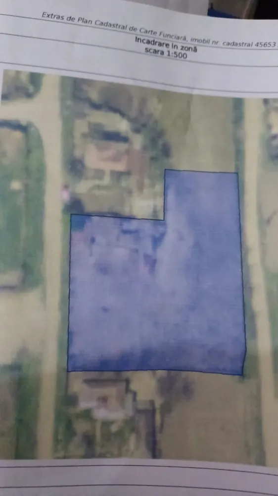 Oportunitate de investiție! - De vânzare teren intravilan cu o suprafață de 2200 mp, în Valea Nucarilor județul Tulcea. Deschidere la două străzi, împrejmuit cu gard pe ambele laturi, actele la zi.Preț 15500 E, negociabil!