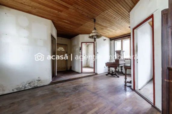 Casă pe Dorobanților | 716 mp teren | centrală gaz | Pârneava