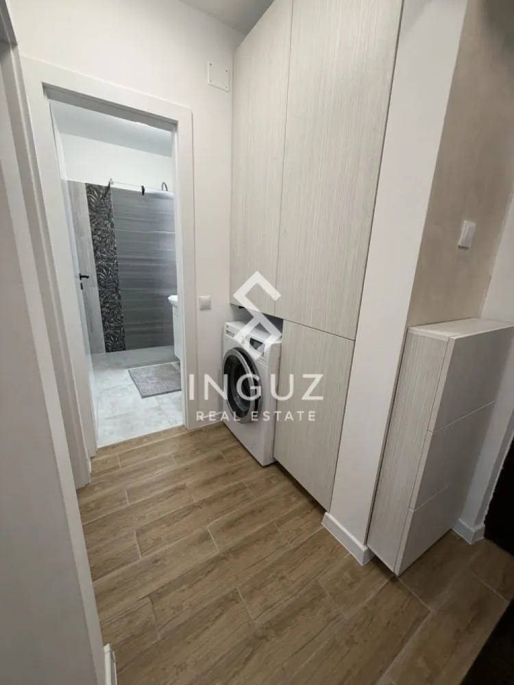 De închiriat – garsonieră complet renovată | Zona Mihai Bravu – Baba N - De închiriat – garsonieră complet renovată | Zona Mihai Bravu – Baba Novac (Sector 3) Oferim spre închiriere o garsonieră modernă, complet mobilată și utilată, aflată la prima închiriere după renovare totală. Ideală pentru o persoană sau un cuplu care caută confort și acces rapid la transport. Detalii proprietate: Garsonieră Complet mobilată și utilată (totul nou) Prima închiriere Renovată complet Aer condiționat Instant pentru apă caldă (suplimentar) Etaj 7 Localizare: Zona Mihai Bravu – Baba Novac, Sector 3 2 minute până la stații de tramvai și autobuz 5 minute până la metrou Dristor Alte informații: An construcție: 1977 – 1990 Preț: 490 € / lună Comision: 50% }}