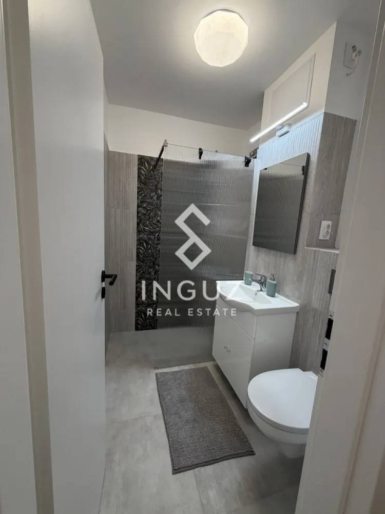 De închiriat – garsonieră complet renovată | Zona Mihai Bravu – Baba N - De închiriat – garsonieră complet renovată | Zona Mihai Bravu – Baba Novac (Sector 3) Oferim spre închiriere o garsonieră modernă, complet mobilată și utilată, aflată la prima închiriere după renovare totală. Ideală pentru o persoană sau un cuplu care caută confort și acces rapid la transport. Detalii proprietate: Garsonieră Complet mobilată și utilată (totul nou) Prima închiriere Renovată complet Aer condiționat Instant pentru apă caldă (suplimentar) Etaj 7 Localizare: Zona Mihai Bravu – Baba Novac, Sector 3 2 minute până la stații de tramvai și autobuz 5 minute până la metrou Dristor Alte informații: An construcție: 1977 – 1990 Preț: 490 € / lună Comision: 50% }}