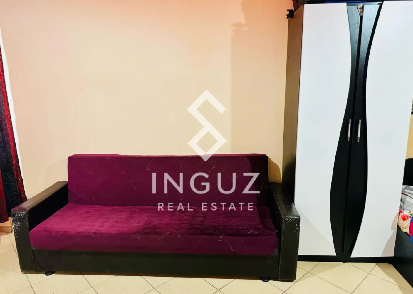 De închiriat – garsonieră open space | Sector 4 – Strada Nicolae Drăga - De închiriat – garsonieră open space | Sector 4 – Strada Nicolae Drăgan Oferim spre închiriere o garsonieră tip open space, practică și bine poziționată, ideală pentru o persoană sau un cuplu. Detalii proprietate: Garsonieră open space Etaj: 3/4 Compartimentare modernă, deschisă Spațiu eficient și ușor de întreținut Localizare: Sector 4, Strada Nicolae Drăgan nr. 5 Acces rapid către transport public Aproape de magazine și facilități zilnice Preț: 2000 lei / lună Comision: 50% }}