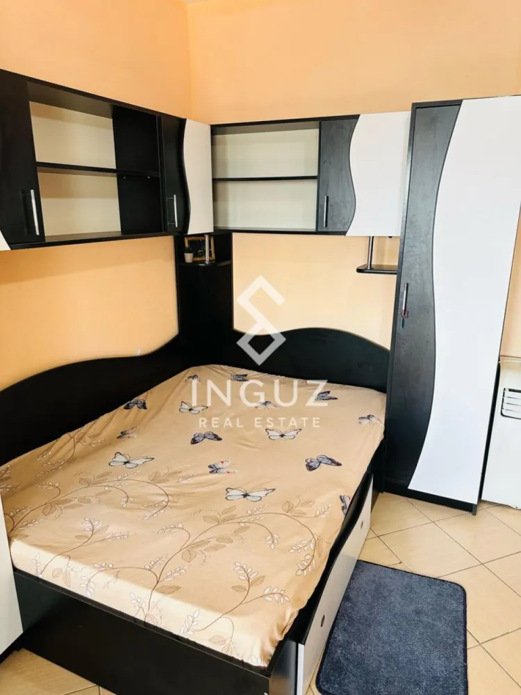 De închiriat – garsonieră open space | Sector 4 – Strada Nicolae Drăga - De închiriat – garsonieră open space | Sector 4 – Strada Nicolae Drăgan Oferim spre închiriere o garsonieră tip open space, practică și bine poziționată, ideală pentru o persoană sau un cuplu. Detalii proprietate: Garsonieră open space Etaj: 3/4 Compartimentare modernă, deschisă Spațiu eficient și ușor de întreținut Localizare: Sector 4, Strada Nicolae Drăgan nr. 5 Acces rapid către transport public Aproape de magazine și facilități zilnice Preț: 2000 lei / lună Comision: 50% }}