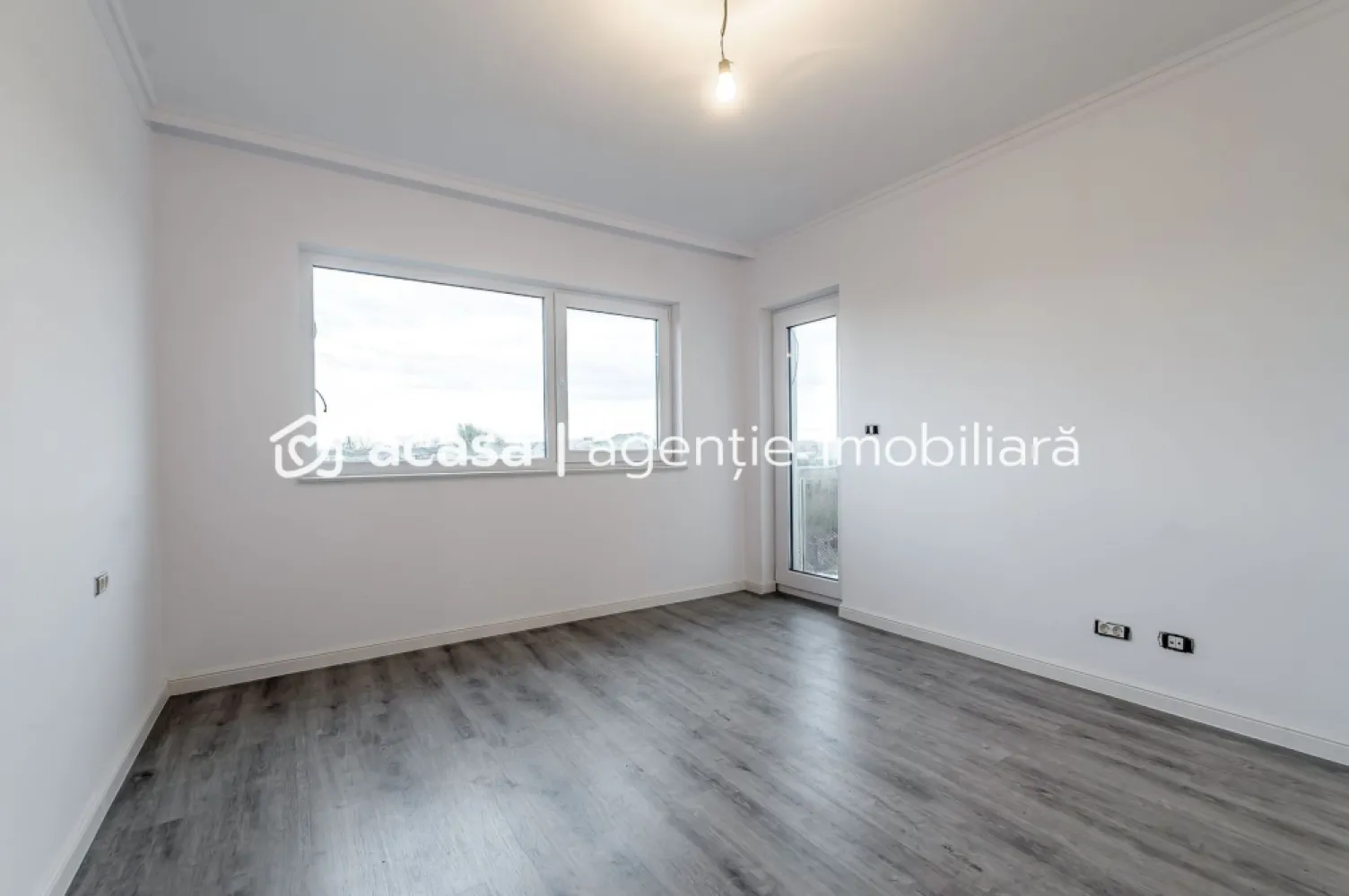 Vilă nouă cu terasă panoramică – design premium, 4 dormitoare, în Gai