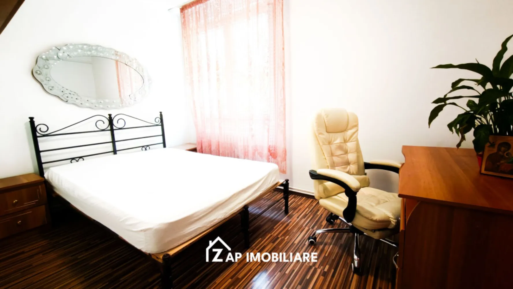 Tudor - Apartament 3 camere confort 1 - Str Moldovei - - Mentionati ID-ul proprietatii cand apelati: CP3197368
Contact ⓪⑦②⑥ ②②③ ⑧⑧⑥ Sebastian

Zap Imobiliare vă propune spre închiriere un apartament decomandat cu 3 camere, confort 1, situat în Târgu Mureș, în cartierul Tudor, pe strada Moldovei. Locuința este amplasată la etajul 3 dintr-un imobil cu 4 niveluri și oferă o suprafață utilă generoasă de 65 mp, fiind ideală pentru o familie sau persoane care își doresc un spațiu aerisit și excelent poziționat.

-- Suprafață utilă: 65 mp
-- Compartimentare: Decomandat – 1 living primitior, 2 dormitoare intime, 1 bucătărie, 1 baie, 1 hol și 1 balcon închis.
-- Dotări și utilități: Centrală termică proprie, calorifere, geamuri termopan, ușă metalică la intrare, mașină de spălat rufe, frigider, aragaz și sistem de alarmă pentru un plus de siguranță.

Locuința se închiriază complet mobilată și utilată, fiind pregătită pentru mutare imediată. Proprietatea se află într-o zonă cu un confort deosebit, în imediata apropiere a tuturor facilităților urbane: mijloace de transport în comun, magazine, unități de învățământ de toate gradele, piață, parc, bănci și farmacii.

Preț închiriere: 390 Euro / lună + garantie
Comisionul perceput este de 50% din valoarea primei chirii și se plătește o singură dată, în momentul semnării contractului de închiriere.

Acest anunț nu corespunde cerințelor tale? Sună la numărul afișat în anunț și unul dintre agenții noștri te va ajuta cu alte oferte personalizate în funcție de cerințele tale.

Contact ⓪⑦②⑥ ②②③ ⑧⑧⑥ Sebastian