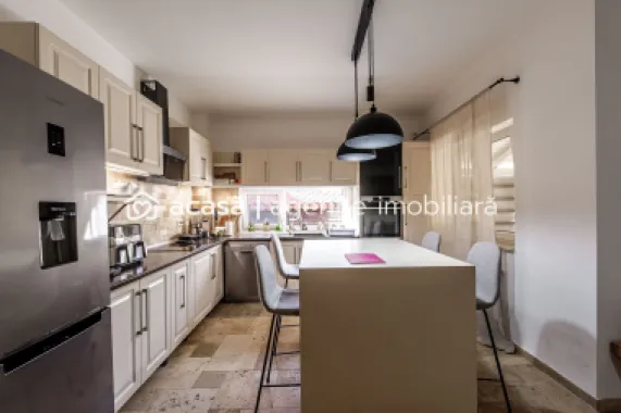 Casă de vânzare – Via Carmina, Vladimirescu -zonă rezidențială premium