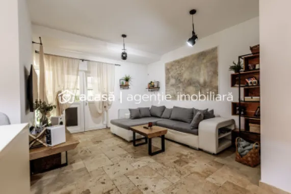 Casă de vânzare – Via Carmina, Vladimirescu -zonă rezidențială premium