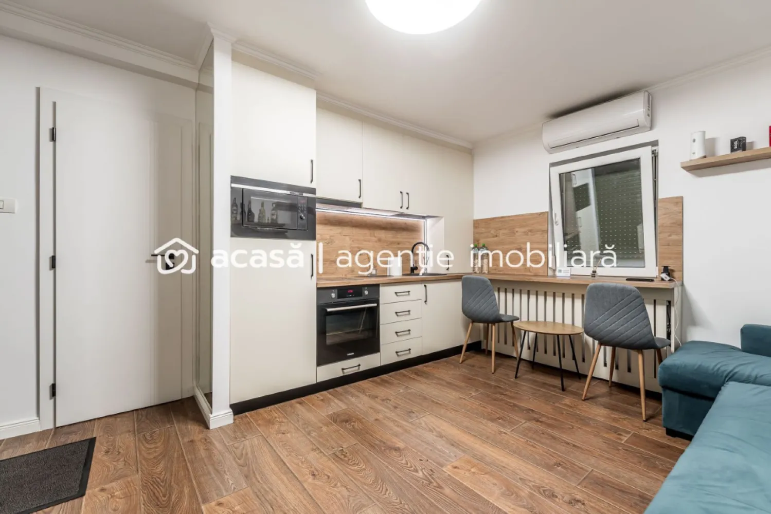 Garsonieră parter investiție inteligentă în Pârneava - Oportunitate de Investiție! Comision 0%. Îți prezentăm o garsonieră proaspăt renovată, situată în zona Parneava, la parterul unui bloc de locuințe cu 2 etaje, perfectă pentru cei care caută un randament excelent! Detalii cheie: Finisaje de excepție: Fiecare detaliu a fost gândit cu atenție pentru a oferi confort și stil. Chiriaș inclus: Cu un chiriaș deja stabilit, te bucuri de un randament de 6.66% din prima zi! Această garsonieră nu este doar un loc de trai, ci o oportunitate de a-ți diversifica portofoliul imobiliar. Nu lăsa această ocazie să treacă pe lângă tine! Contactează-ne acum pentru mai multe detalii și pentru a programa o vizionare la 0724694458 Dorel Vereș consultant imobiliar Acasă Arad. Fă un pas spre o investiție inteligentă! 🏡💼✨ Nu dispui de toată suma? Te ajutăm noi gratuit! Îți obținem oferte de la 16 bănci. Ai o proprietate de vânzare în Arad și vrei să știi cât valorează cu adevărat? Sună-mă pentru o evaluare gratuită, fără obligații. Birou: ACASĂ | Agenție imobiliară Arad Bulevardul Decebal 2, Arad 310133 }}