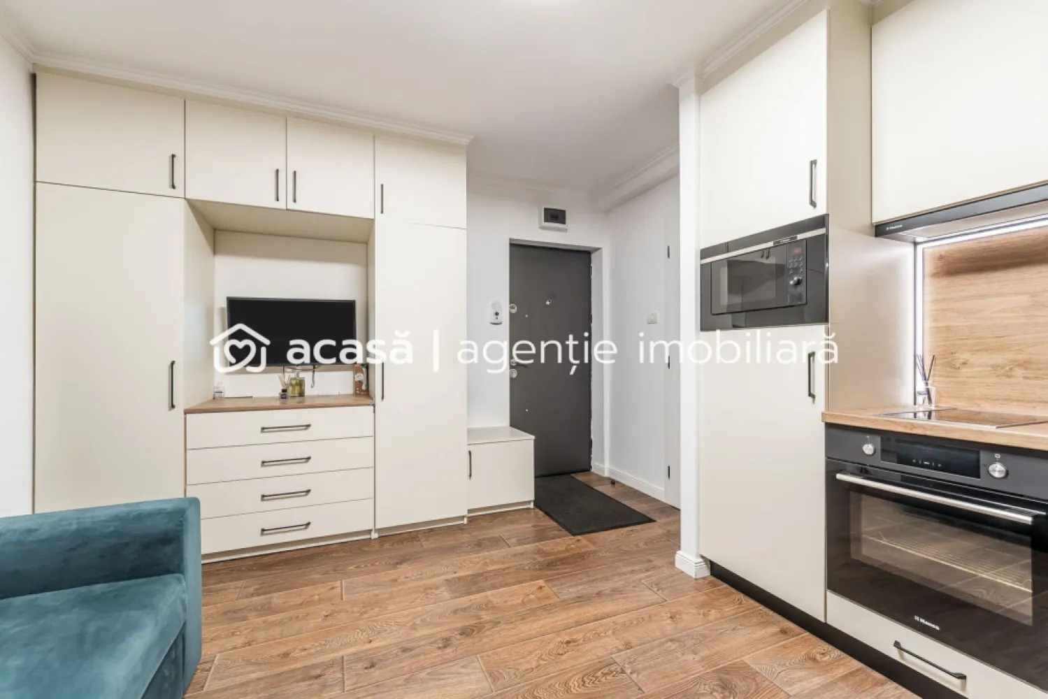 Garsonieră parter investiție inteligentă în Pârneava - Oportunitate de Investiție! Comision 0%. Îți prezentăm o garsonieră proaspăt renovată, situată în zona Parneava, la parterul unui bloc de locuințe cu 2 etaje, perfectă pentru cei care caută un randament excelent! Detalii cheie: Finisaje de excepție: Fiecare detaliu a fost gândit cu atenție pentru a oferi confort și stil. Chiriaș inclus: Cu un chiriaș deja stabilit, te bucuri de un randament de 6.66% din prima zi! Această garsonieră nu este doar un loc de trai, ci o oportunitate de a-ți diversifica portofoliul imobiliar. Nu lăsa această ocazie să treacă pe lângă tine! Contactează-ne acum pentru mai multe detalii și pentru a programa o vizionare la 0724694458 Dorel Vereș consultant imobiliar Acasă Arad. Fă un pas spre o investiție inteligentă! 🏡💼✨ Nu dispui de toată suma? Te ajutăm noi gratuit! Îți obținem oferte de la 16 bănci. Ai o proprietate de vânzare în Arad și vrei să știi cât valorează cu adevărat? Sună-mă pentru o evaluare gratuită, fără obligații. Birou: ACASĂ | Agenție imobiliară Arad Bulevardul Decebal 2, Arad 310133 }}