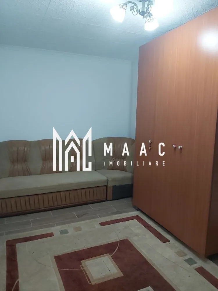 Apartament 2 camere | 54 mp | Parter | Pretabil spațiu comercial | Zona Milea - MAAC Imobiliare vă propune spre vânzare un apartament decomandat cu 2 camere, situat la parter, în zona Bulevardul Vasile Milea, în apropiere de OMV, o locație cu vad bun și acces facil din Sibiu. Caracteristici principale • Suprafață utilă: 54 mp • compartimentare decomandată • situat la parter • se vinde complet mobilat și utilat Avantaje • poziționare excelentă, cu vizibilitate bună • pretabil pentru schimbare de destinație în spațiu comercial • ideal pentru birouri, salon, cabinet sau investiție • acces facil către principalele artere ale orașului Această proprietate reprezintă o oportunitate excelentă, atât pentru locuință, cât și pentru dezvoltarea unei afaceri. 📞 Pentru mai multe detalii sau pentru programarea unei vizionări, vă rugăm să ne contactați și să menționați ID-ul proprietății: CP2996312. }}