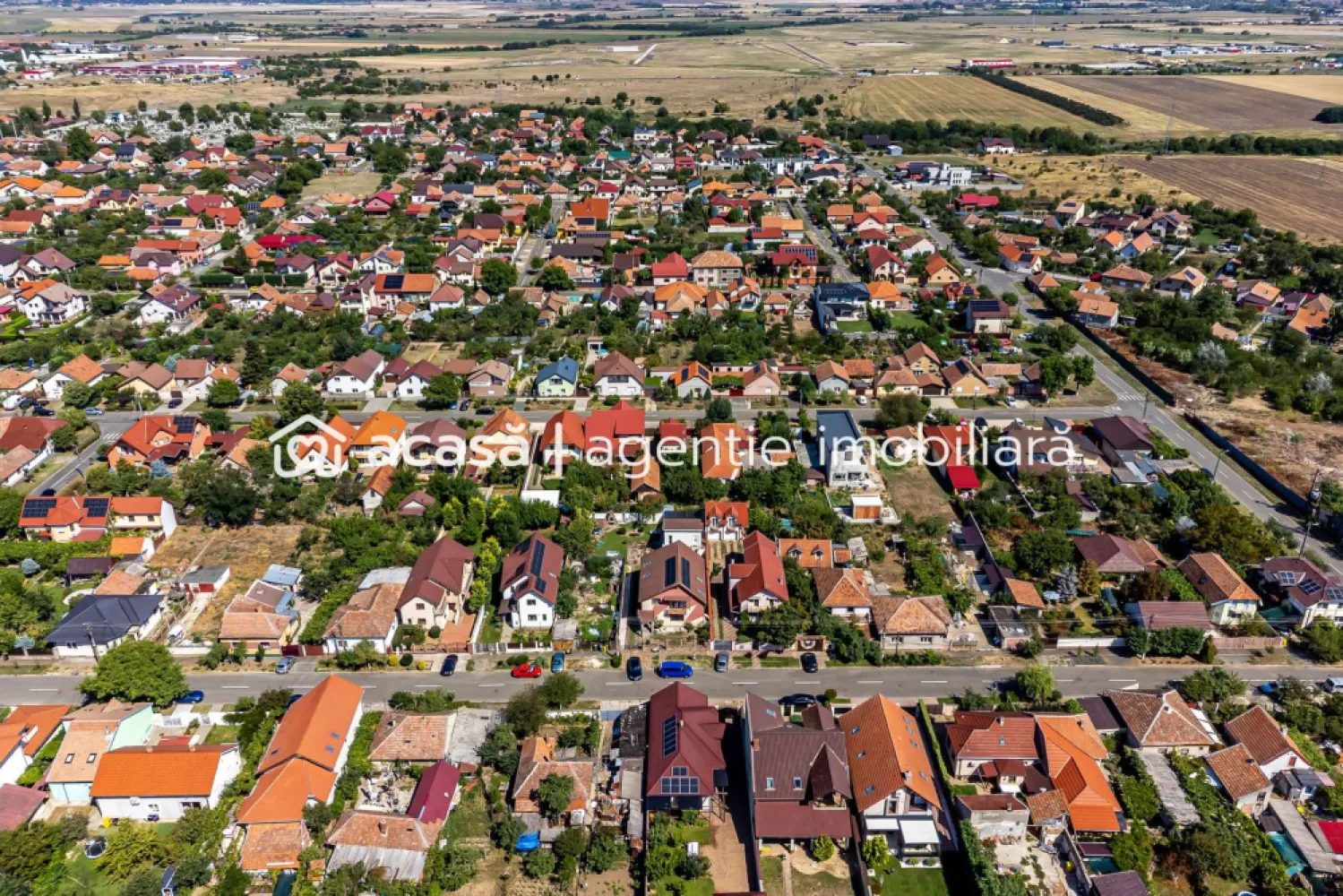 Vilă cu 6 camere în zona rezidențială - Poltura