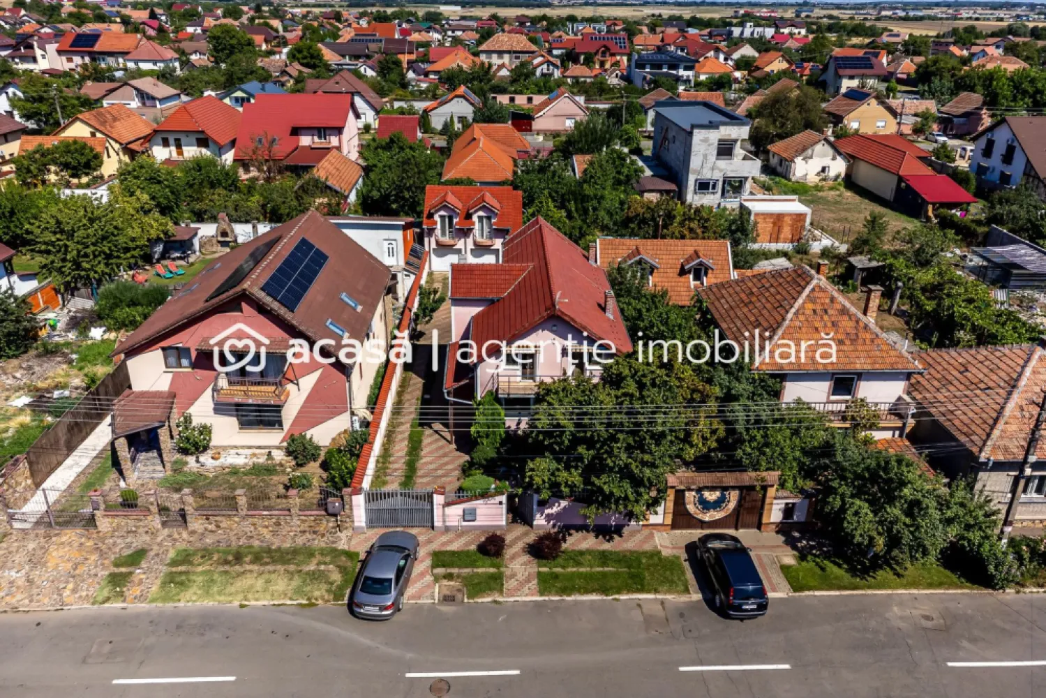 Vilă cu 6 camere în zona rezidențială - Poltura