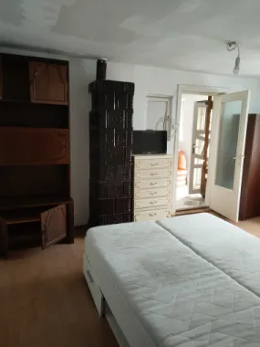 Apartament la casa de inchiriat