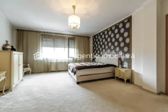 Vilă exclusivistă pe malul Mureșului – design modern si teren generos