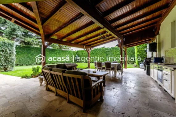 Vilă exclusivistă pe malul Mureșului – design modern si teren generos