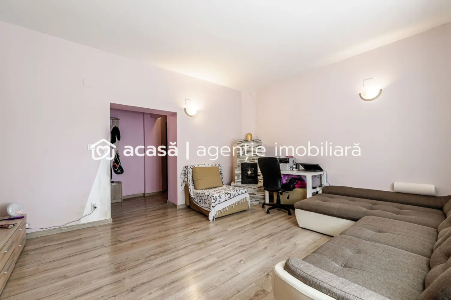 Apartament 2 camere spatios la casa individuala zona centrala