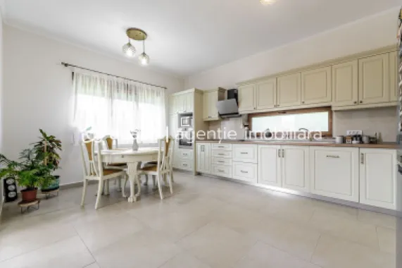 Vilă nouă superbă tip mediteranean, zona Tabacovici