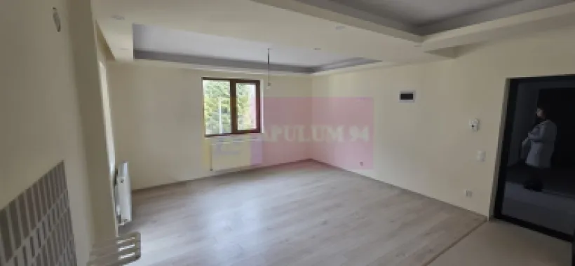 Apartament 2 camere, etaj 1, de vanzare in Busteni