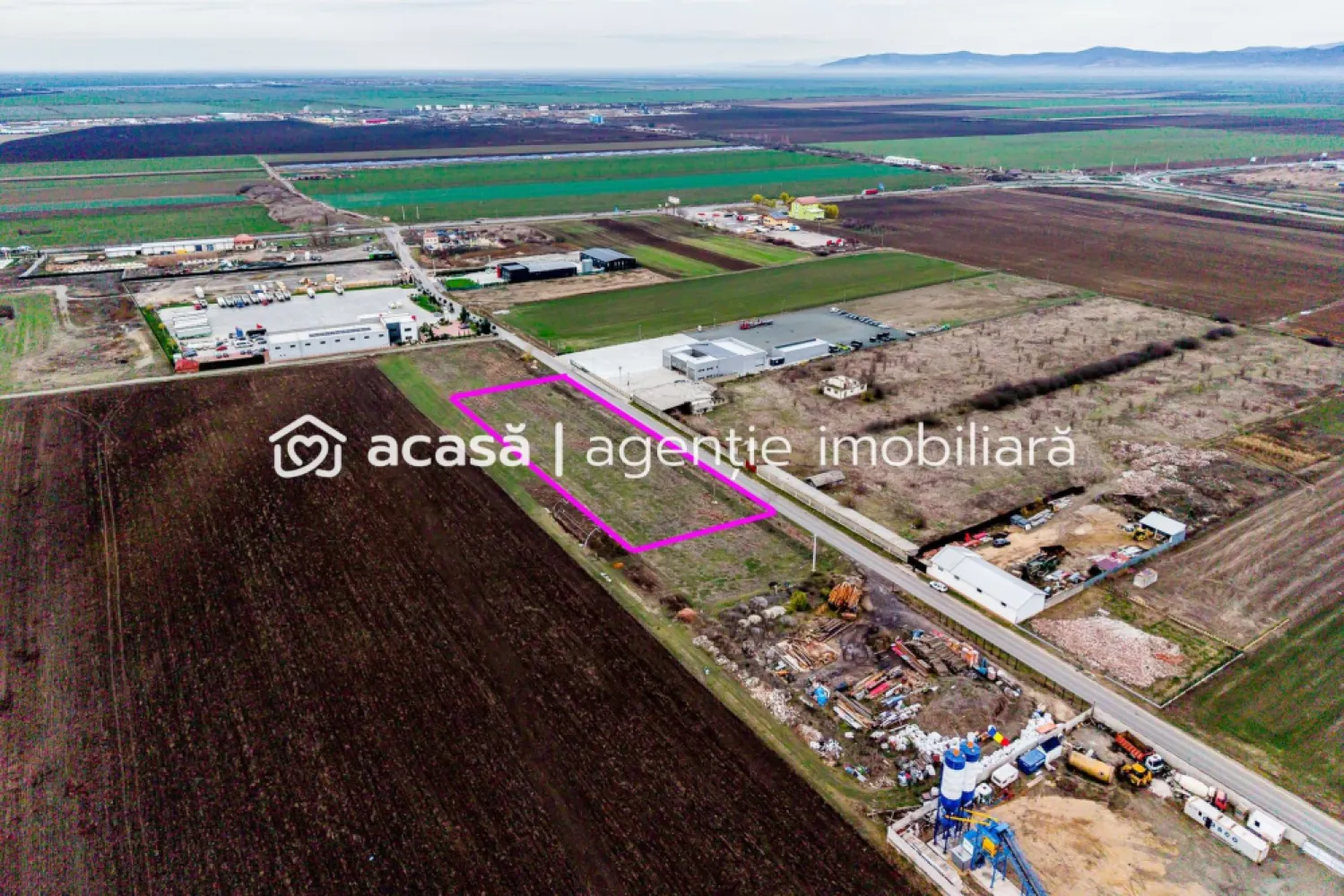 Teren cu acces DN7 și A1, ideal pentru dezvoltări industriale