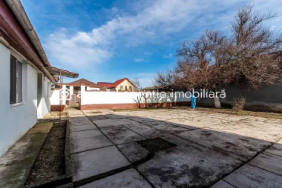 VÂNDUT! Casă cu teren 846 mp Micalaca, Strada Lipovei.