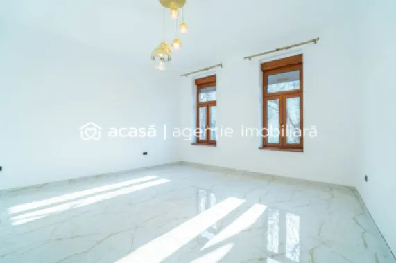 Apartament 2 camere parter înalt, amenajat complet.