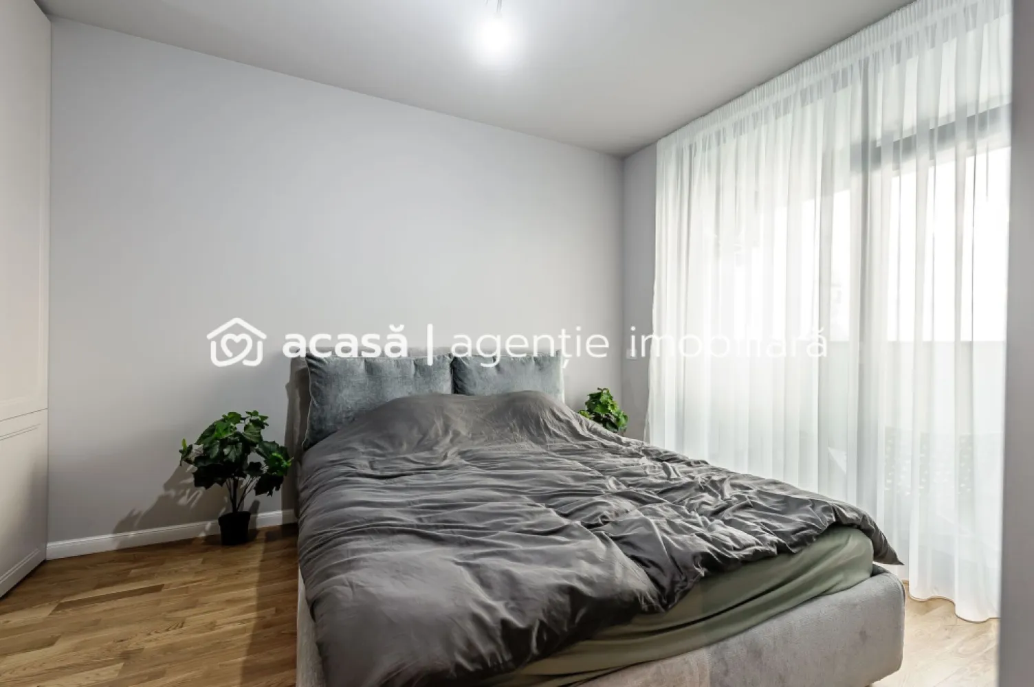 XCity Towers: 3 camere modern, etaj 2, living generos