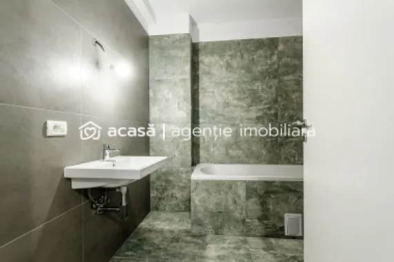 XCity Towers: 3 camere modern, etaj 2, living generos