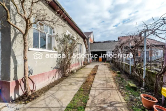 Casă de renovat cu 773 mp teren la preț de apartament