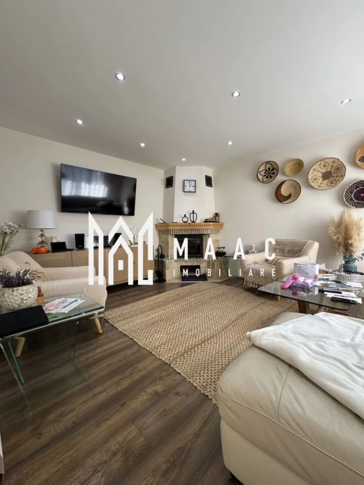 Vand | Casă britanică într-o zonă liniștită | 1000mp Teren | Puasesti-Olanesti - MAAC Imobiliare – Casă elegantă în stil britanic, 240 mp utili, teren 1.000 mp – situată la 6 km de Băile Olănești și 15 km de Râmnicu Vâlcea MAAC Imobiliare vă propune spre vânzare o proprietate cu adevărat deosebită: o casă spațioasă, luminoasă și foarte primitoare, realizată în autentic stil britanic, cu finisaje calde și mobilier din lemn masiv, care creează o atmosferă elegantă și familiară. Proprietatea are 240 mp utili, o compartimentare excelentă și un teren generos de 1.000 mp, oferind intimitate și confort într-o zonă liniștită și ușor accesibilă. Parter – spații largi și funcționale Living generos cu zonă de relaxare Dining luminos, ideal pentru mesele în familie Bucătărie închisă Dormitor ce poate fi folosit și ca birou Baie Debara pentru depozitare Etaj – zona de noapte 4 dormitoare spațioase, fiecare cu dressing Baie mare Debarale suplimentare, perfecte pentru organizare Teren și poziționare 1.000 mp de teren, ideal pentru grădină, spațiu verde sau zonă de relaxare Acces facil către: Băile Olănești – 6 km Râmnicu Vâlcea – 15 km Un cămin cald și elegant Incalzire : Centrala Gaz Proprie , Sistem Panouri fotovoltaice 11 kw Mobilierul din lemn masiv, compartimentarea bine gândită și arhitectura britanică transformă această casă într-o locuință cu personalitate, perfectă pentru cei care caută confort și rafinament. CP2815421 }}