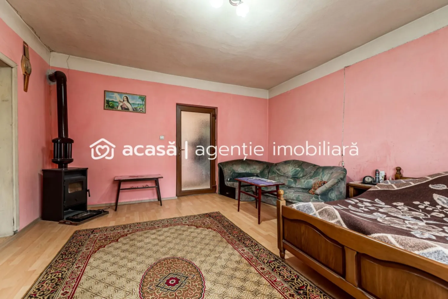 Casă de renovat cu 773 mp teren la preț de apartament