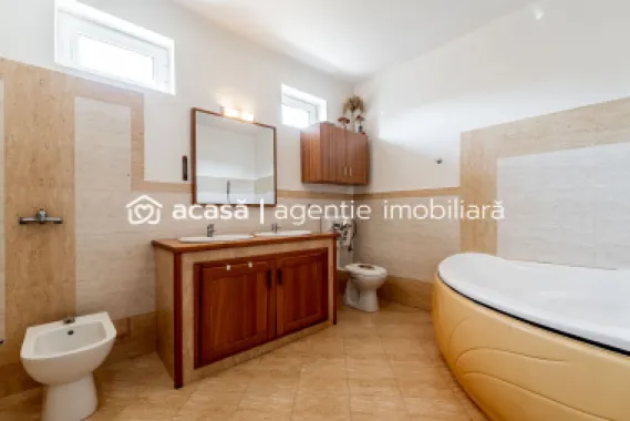 Casa ideală pentru familie: școală la 3 min + anexă pentru bunici