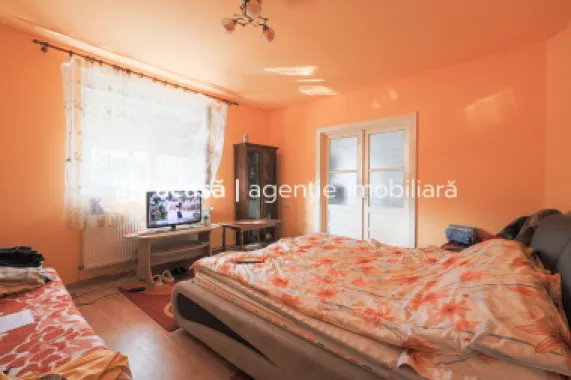 O casă în Grădiște, cu grădină proprie - teren 316 mp